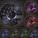 Comparaison des coloris blanc et noir de l'horloge murale design