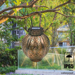 lanterne solaire dorée perforée motifs floraux artisanal rustique extérieur jardin patio led autoinstallation ip65
