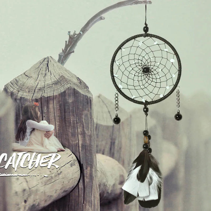 attrape rêves bleu clair gris plumes wicker boho chic chaines métalliques ornemental suspension décoration