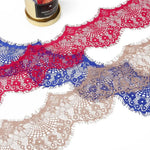 tissu dentelle fleurs franges rose pâle blanc noir vert rouge violet gris classique