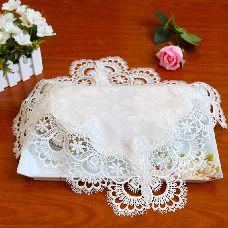 Napperon blanc style britannique décorant un balcon