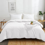 Housse de couette 220x240 cm en couleur blanche dans une chambre moderne