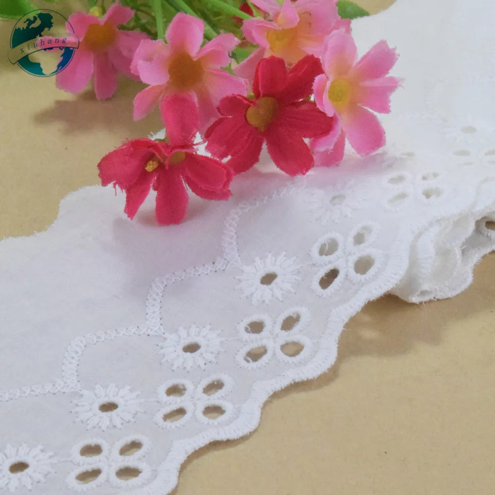 dentelle coton blanc 8cm largeur motifs floraux bordure ondulée semi transparente