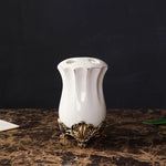 ensemble salle bain blanc doré classique cérémonial distributeur savon tasse buvant support savon porte