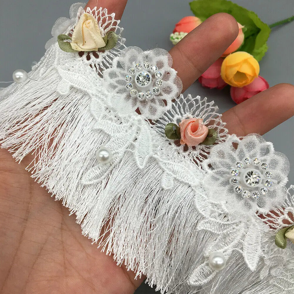 ruban dentelé franges fleurs artificielles noir blanc rose pâle vintage romantique mariage