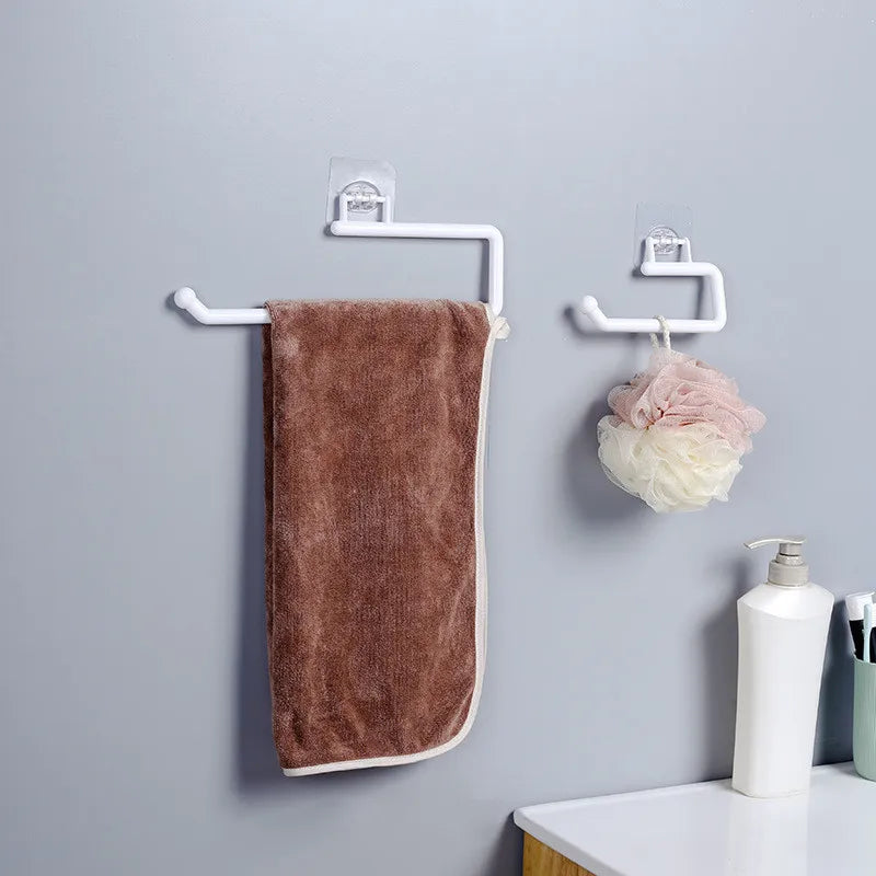 porte serviettes suspendus moderne bleu clair beige rose motifs zigzag adhésif réutilisable plastique