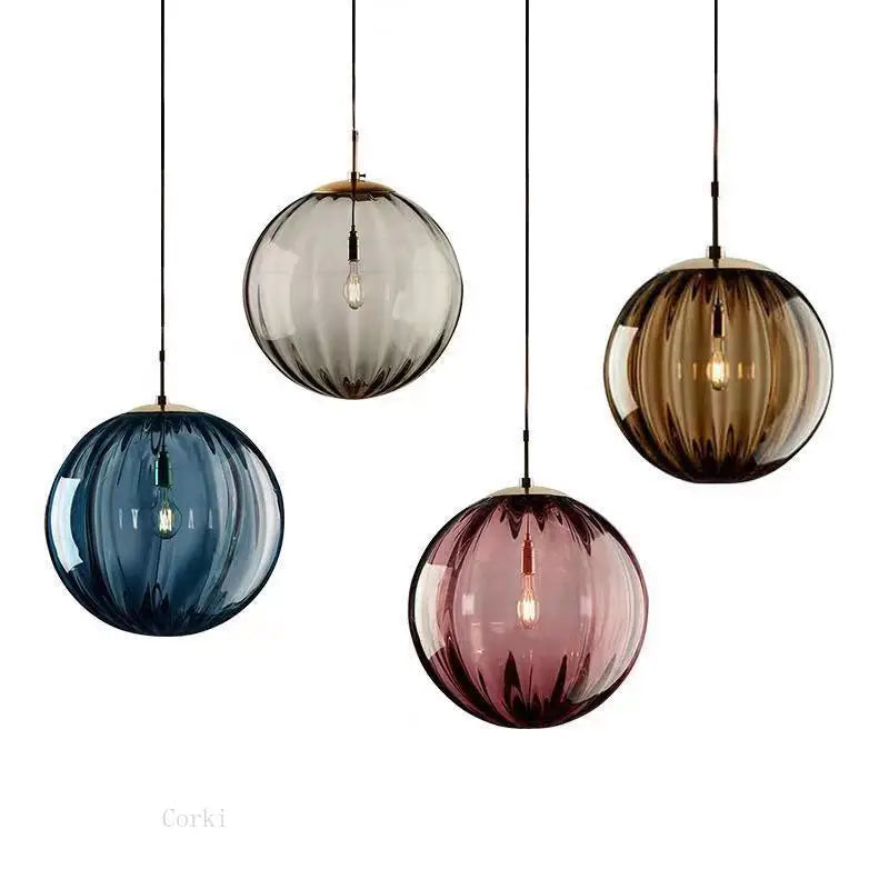 lumière suspendue verre texturé bleu rouge moderne minimaliste semi transparent filaire