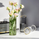 vase verre transparent moderne rayures horizontales couleurs vert gris rose rouge dorés fleurs artificielles