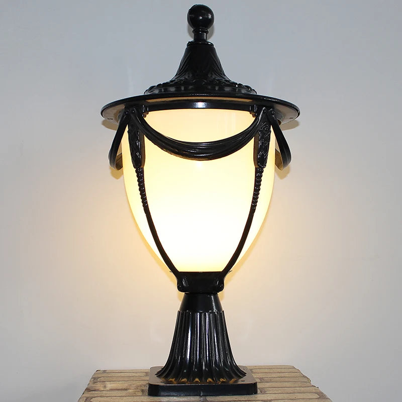 lampe sol or vintage abat jour noir texture métallique motifs floraux ip65 led