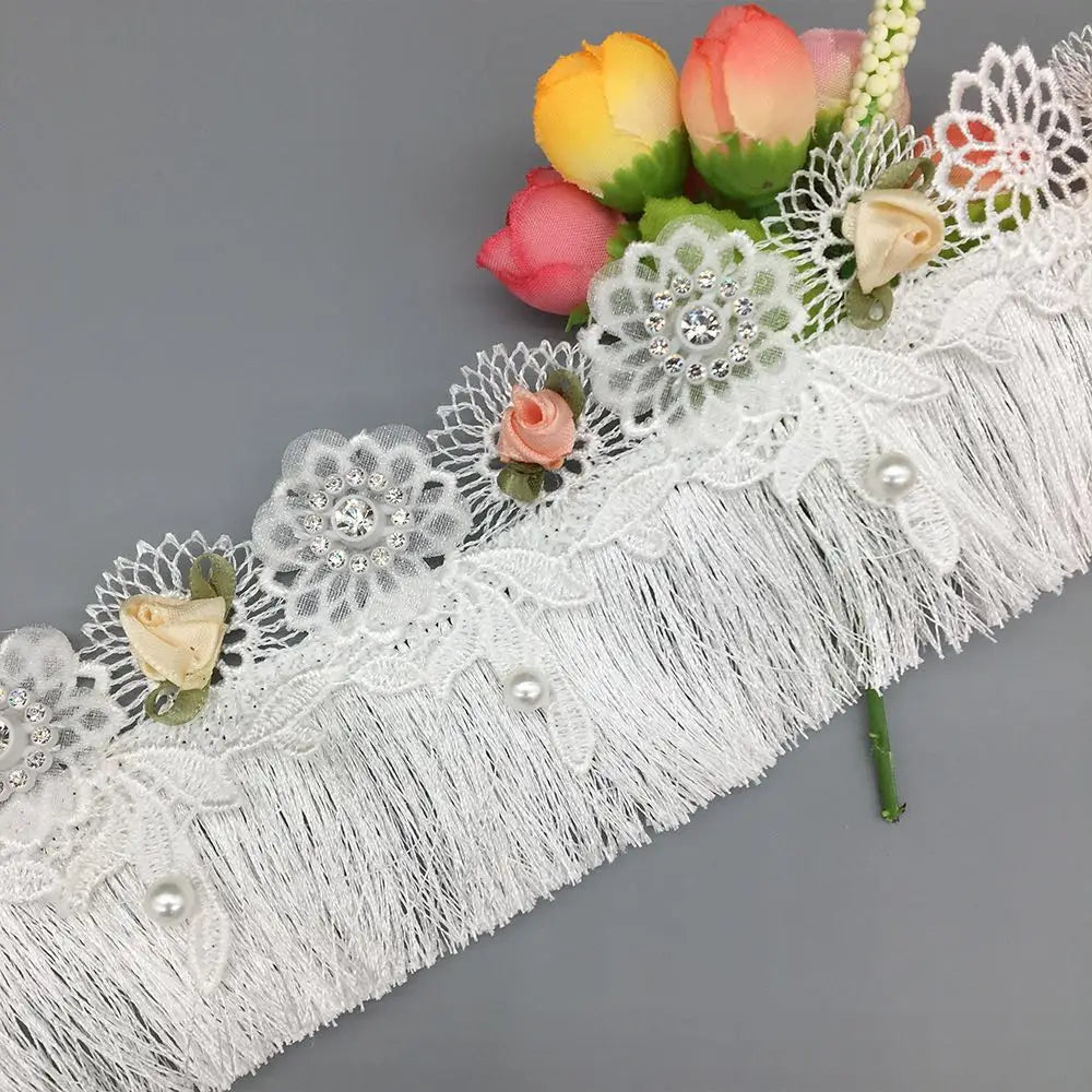 ruban dentelé franges fleurs artificielles noir blanc rose pâle vintage romantique mariage
