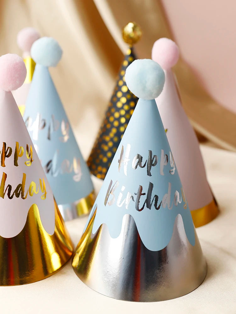 chapeaux fête anniversaire or bleu marine rayures pois dorés happy birthday moderne festif