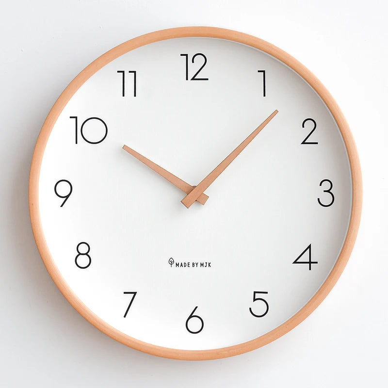 horloge murale bois bambou aiguille numérique simple minimaliste fond blanc números blancos aiguilles noires