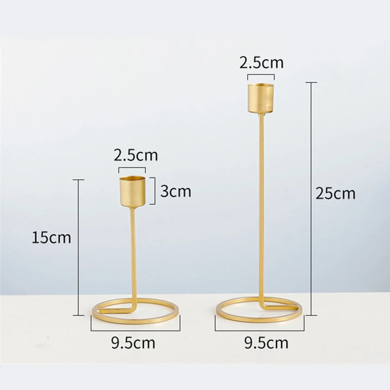 supports bougie or modernes hauteur 15cm 25cm lisses motifs torsadés bougies blanches dorées composition