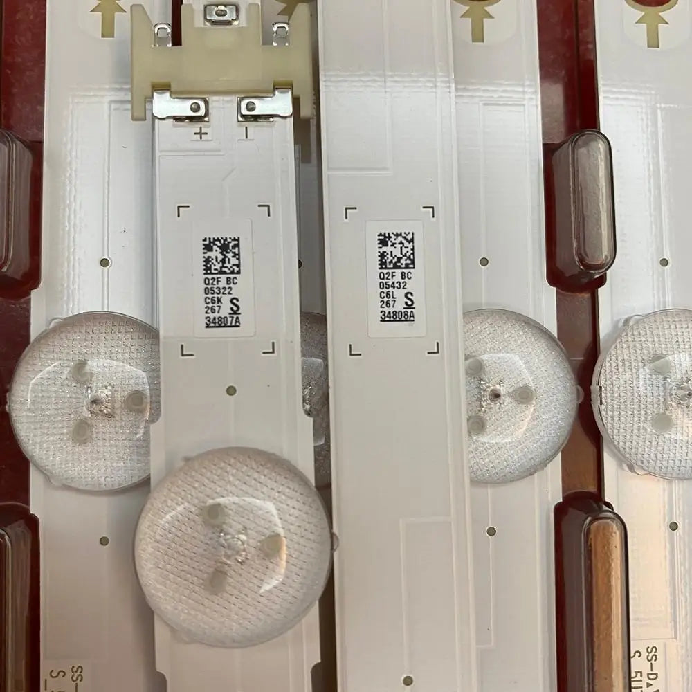 bandes led blanc marron connecteurs étiquettes codes qr moderne fonctionnel aluminium sans câble