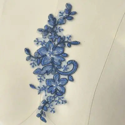 appliques textiles brodées floral polyester écologique soluble eau bleu rouge blanc noir