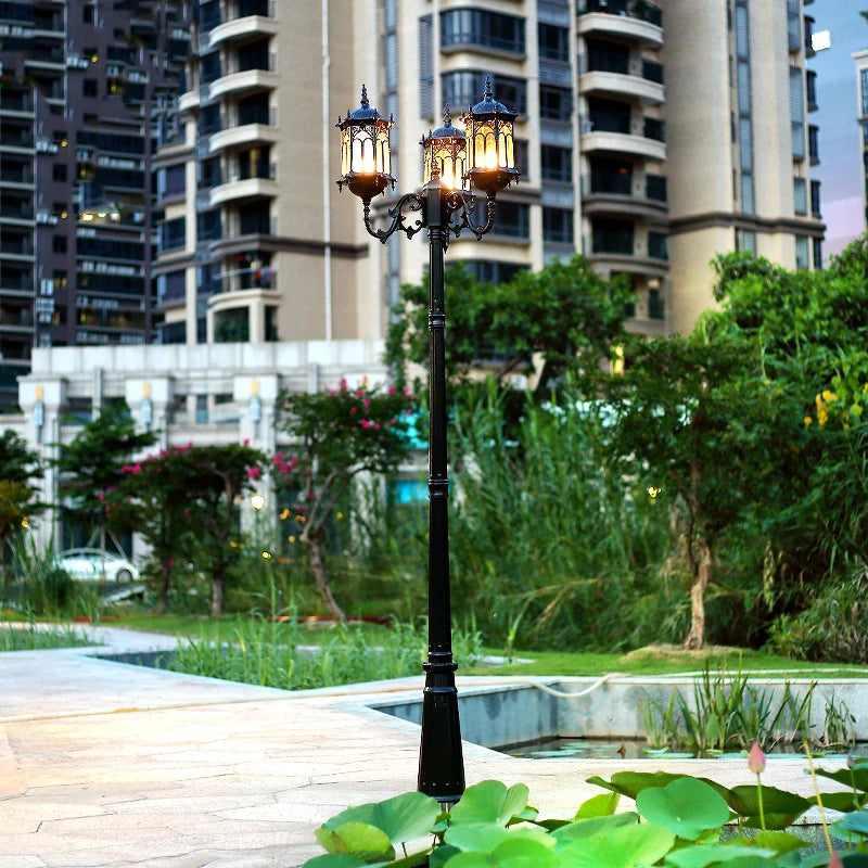 Lampadaire extérieur trois têtes or noir classique éclairage public ip65 led hand brushed bronze