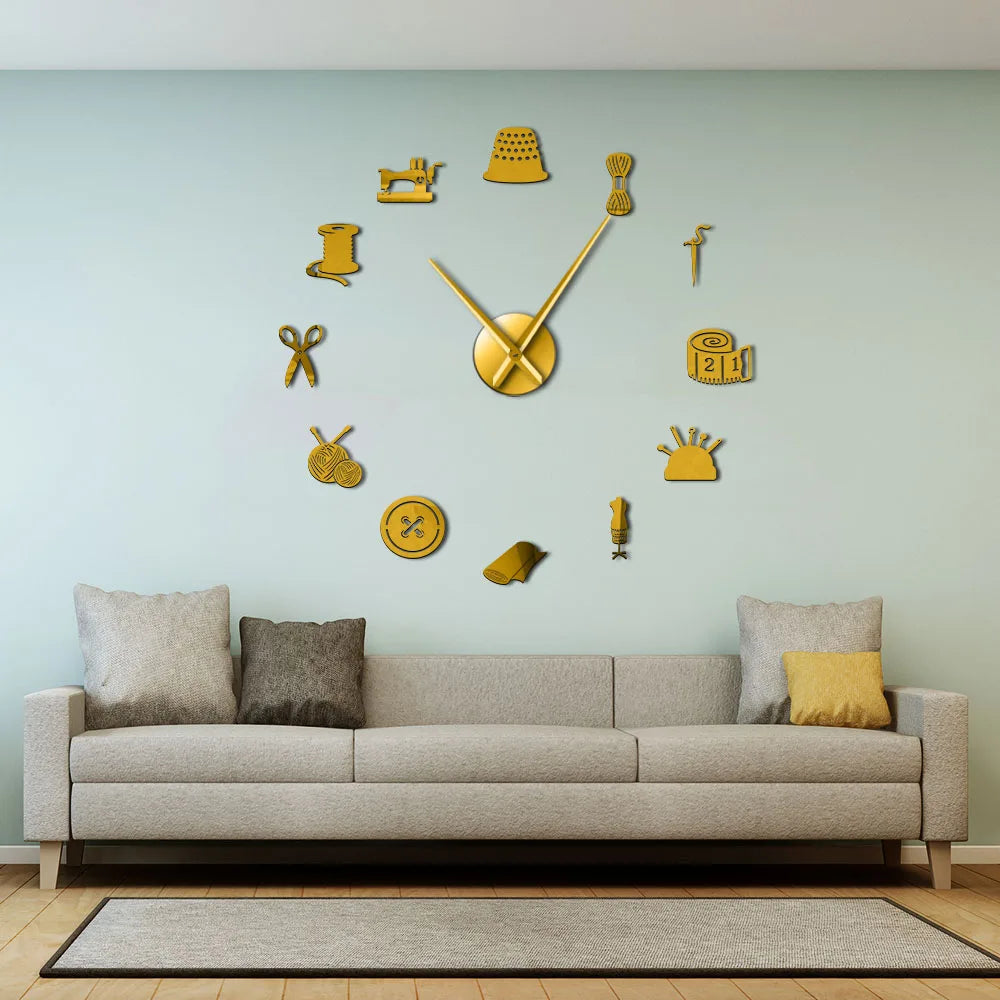 Horloge murale argentée moderne avec effet miroir acrylique