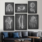 Toile anatomie humaine dans un salon moderne