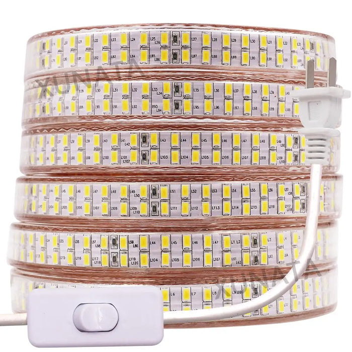 Bande LED double rangée étanche 240 LEDs/m éclairant un salon moderne