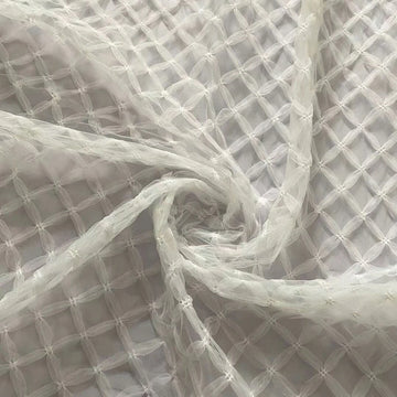 tissu polyester tulle noir blanc réseau mailles cérémonie soirée robe élégante transparent moderne événementiel