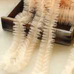 ruban tulle dentelle franges semi transparent rose clair rouge decoration tissu maille ecologique