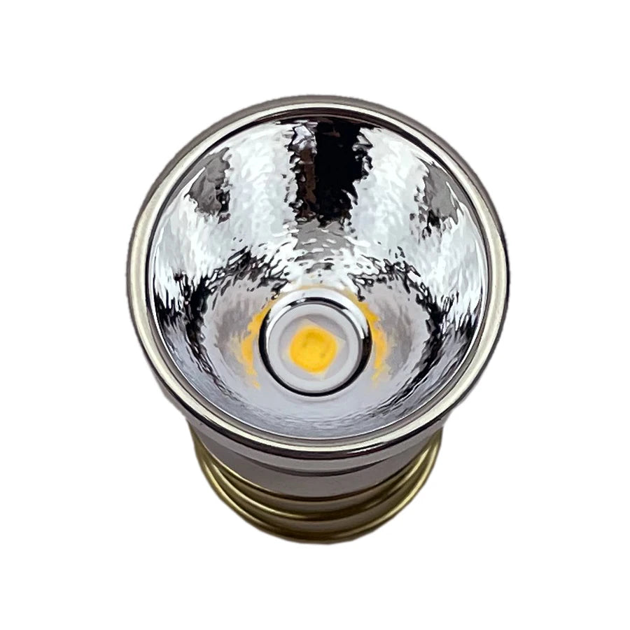 lampe torche argentée moderne 3000k 6500k plusieurs modes led rechargeable intense