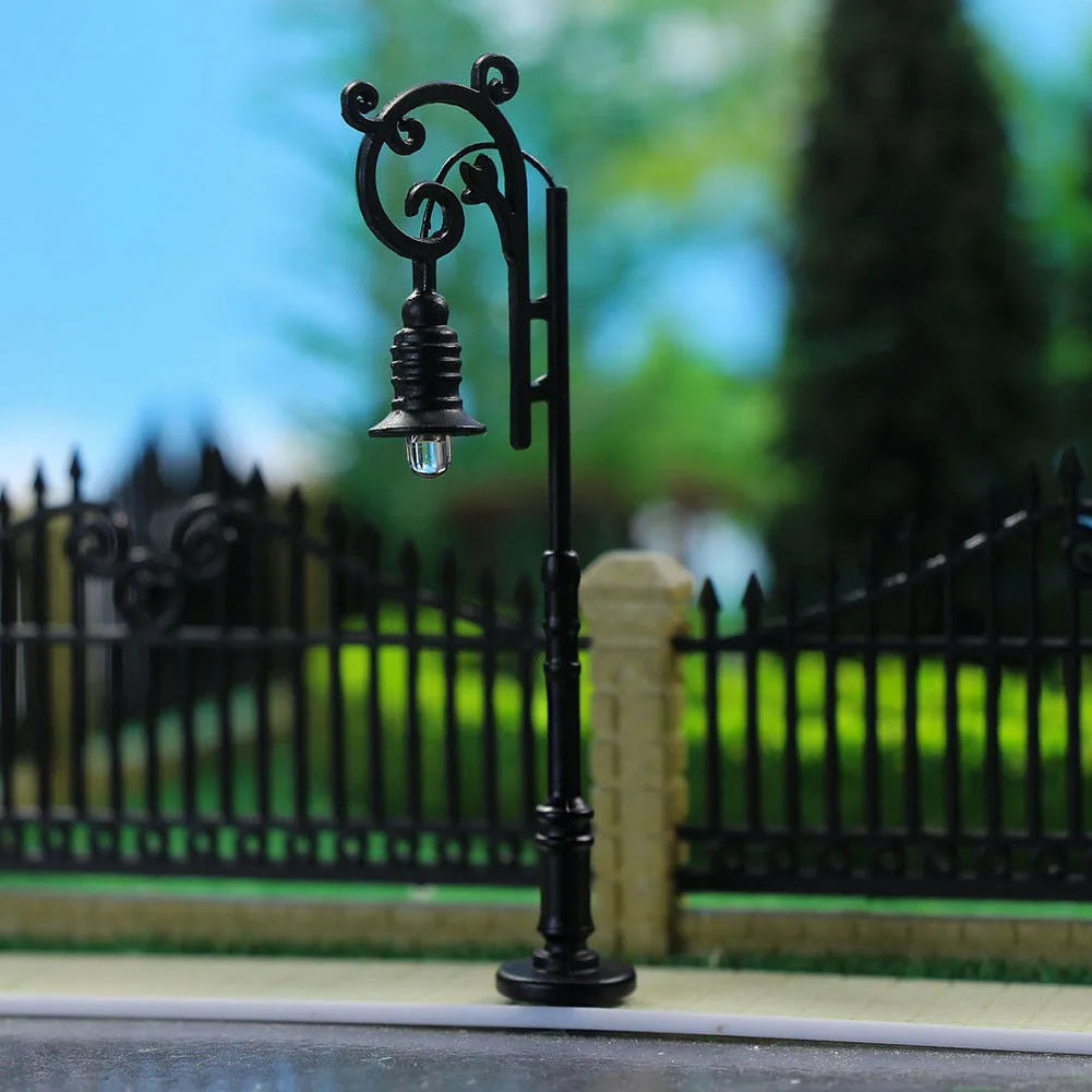 lampadaires miniatures vintage ornementés led noir abat jour transparent pièces