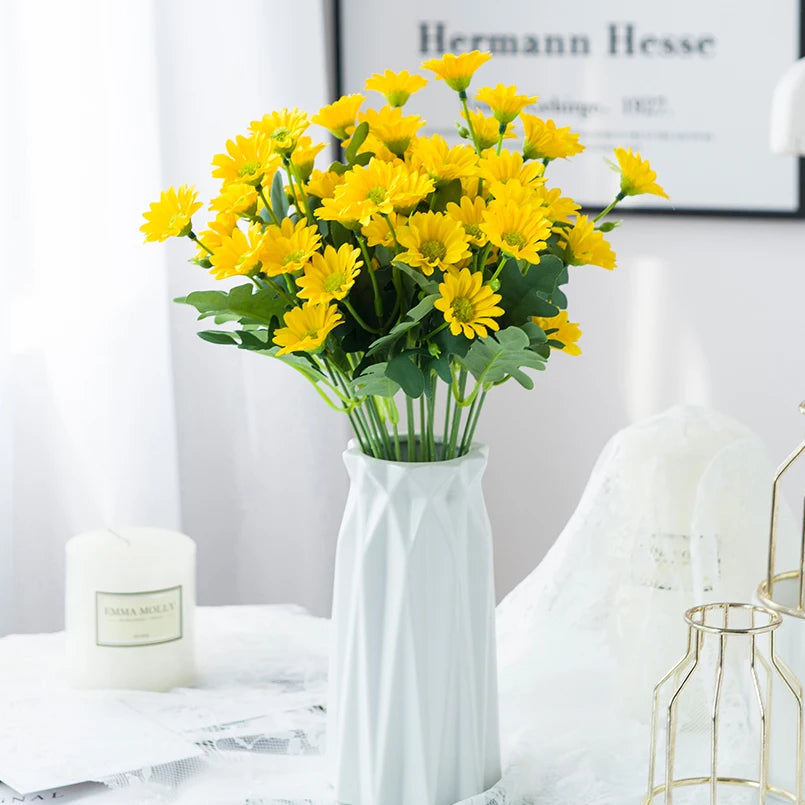 bouquet marguerites soie orange jaune rose blanc vase blanc moderne décoration intérieur mariage