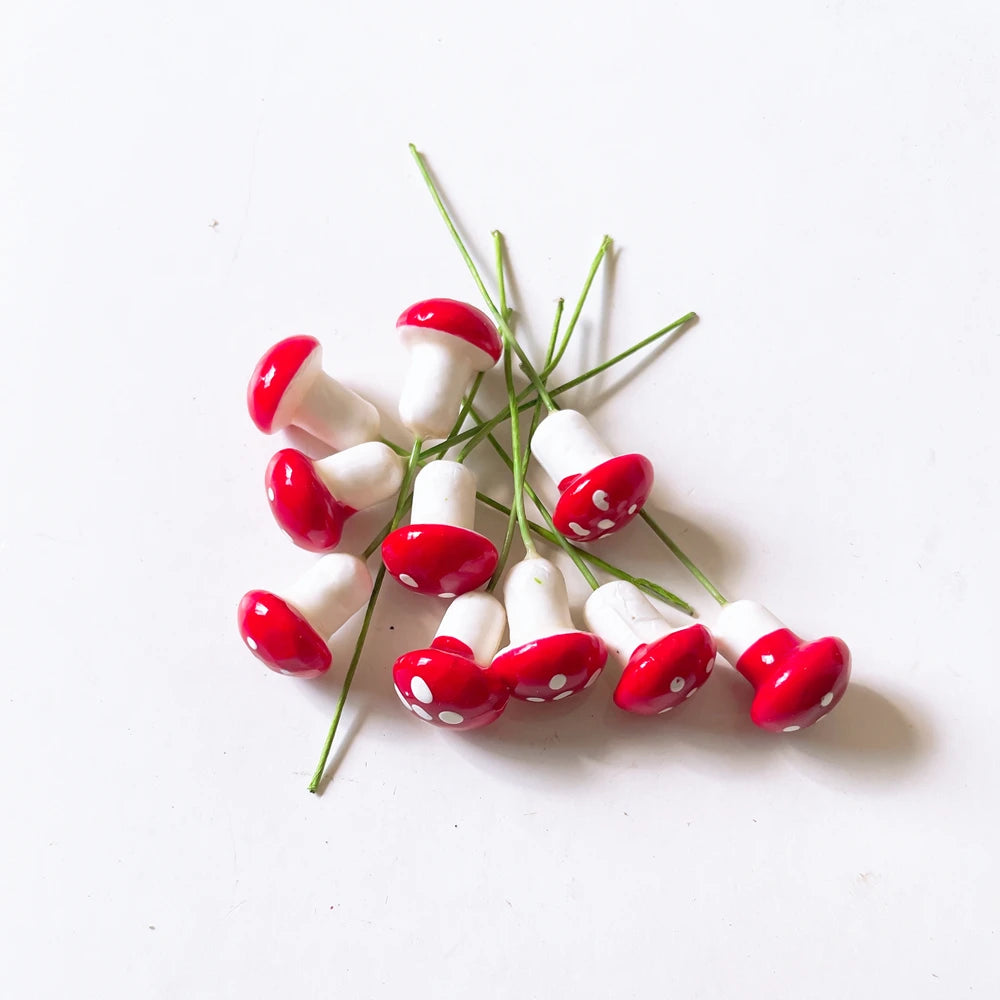 champignons artificiels blancs rouges roses bleus verts taches blanches décoration noël scrapbooking