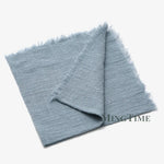 serviette table moderne gris rose pâle franges bord texture rugueuse opacité rustique