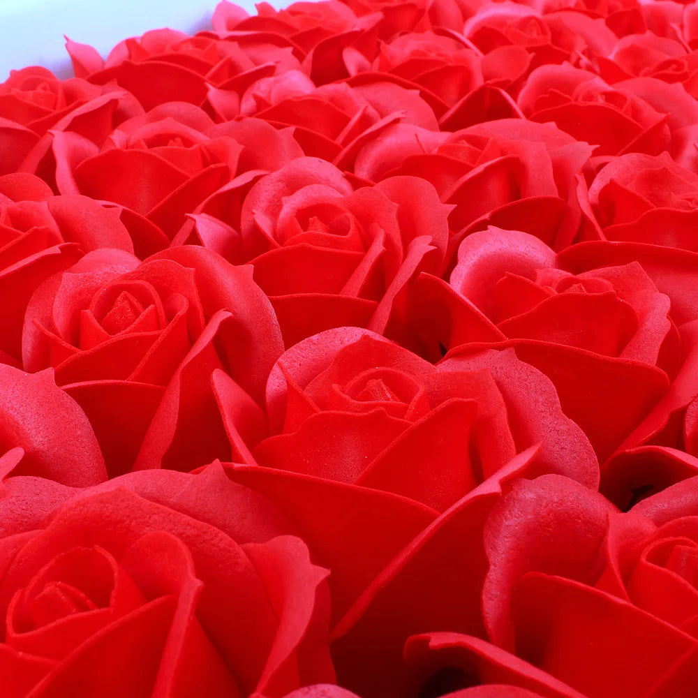 décoration intérieure moderne bouquet roses artificielles couleurs variées élégantes mariage anniversaire événements