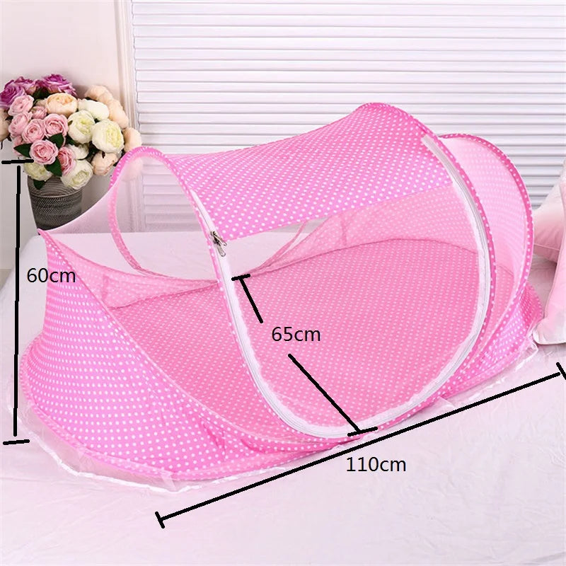 lit parapluie bébé ballons motifs franges transparent filet bleu rose matelas oreiller