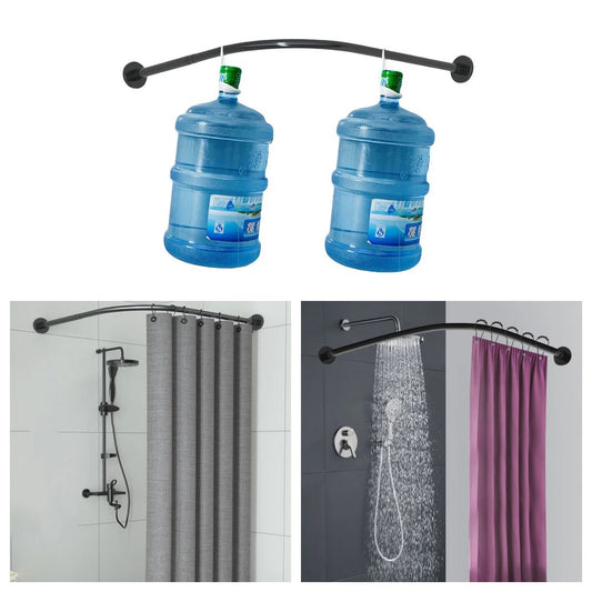 Tringle de douche noire en arc supportant deux bonbonnes d’eau pour démontrer sa solidité