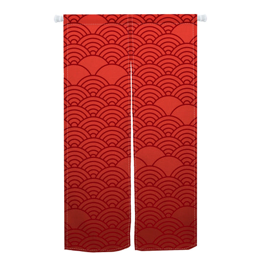 Rideau rouge japonais avec motifs graphiques de vagues Seigaiha, idéal pour porte d’entrée extérieure
