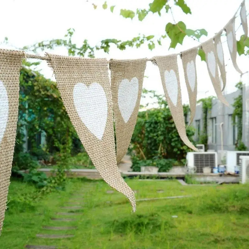 guirlande fanions marron coeurs blancs tissu burlap rustique mariage anniversaire décoration festive