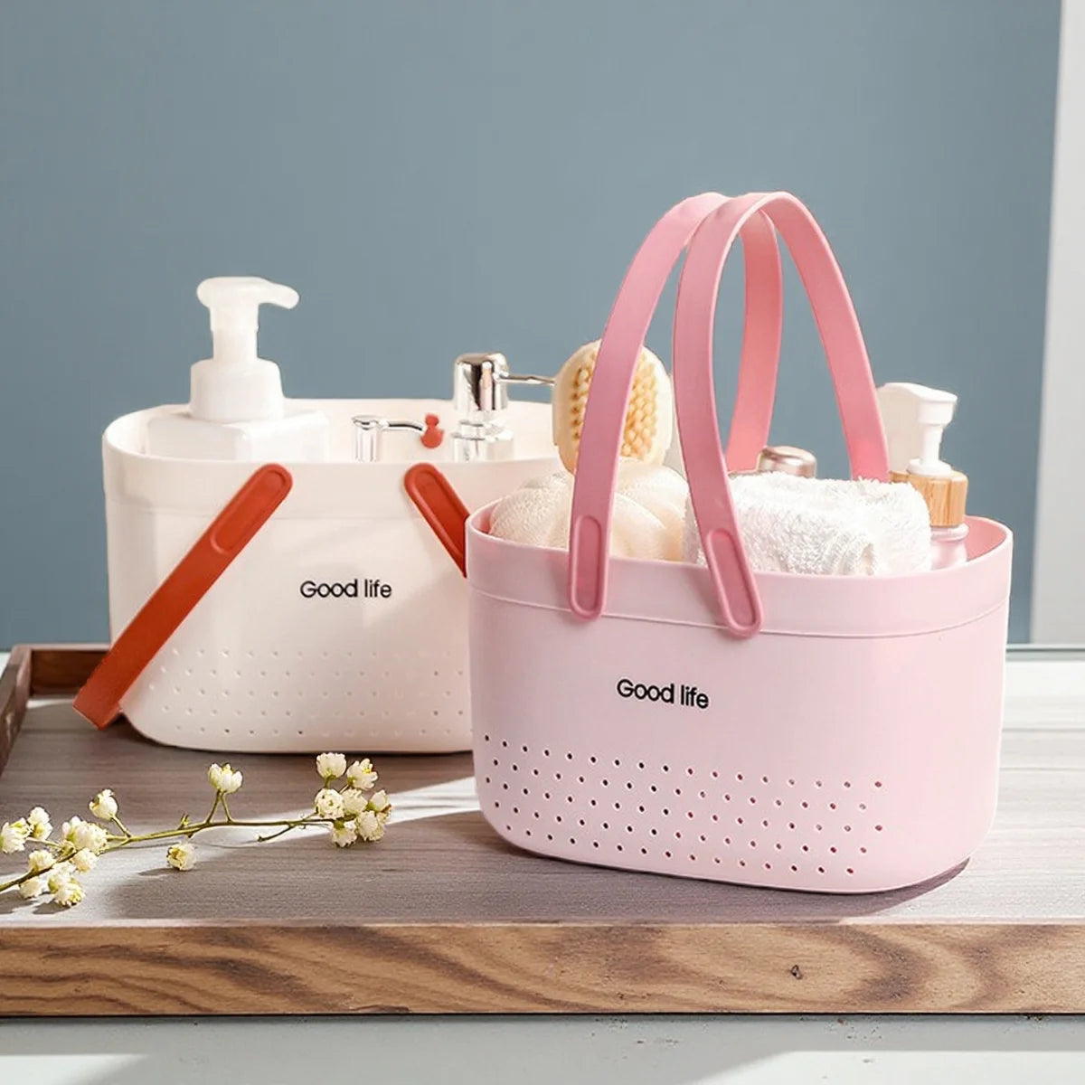 panier rangement salle bain blanc cassé gris rose poignées pliables petits trous moderne minimaliste
