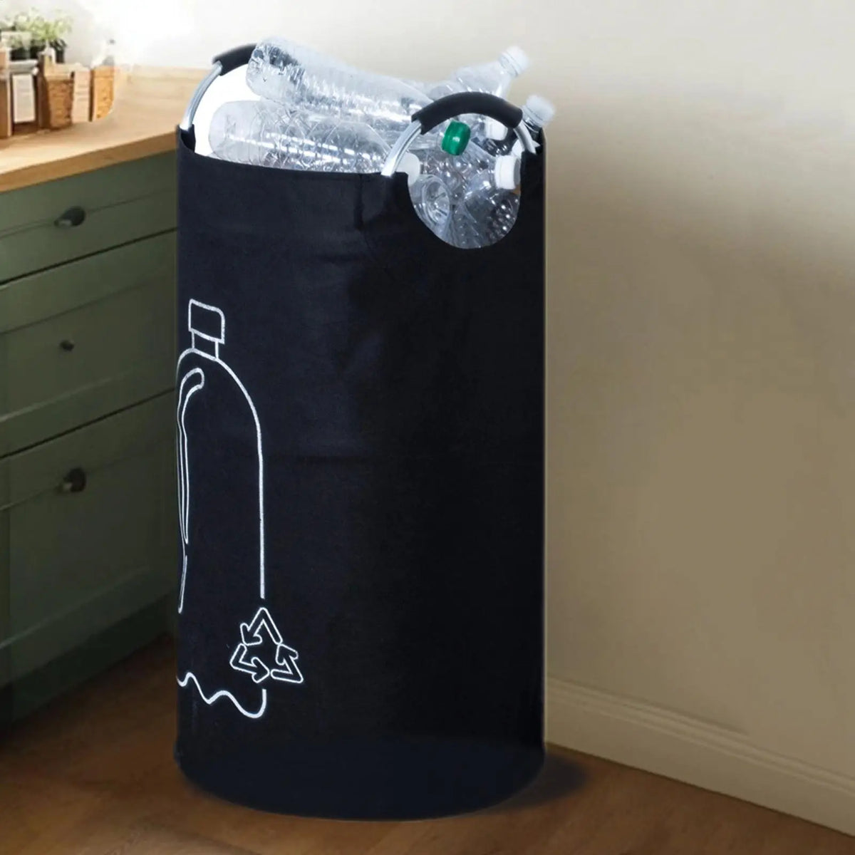 panier linge noir recyclage bouteille moderne poignées métalliques utilitaire salon chambre cuisine