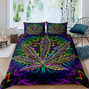 housse couette motif feuilles cannabis stylisées abstrait psychédélique noir vert rouge vibrant bohème