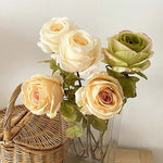 bouquet roses artificielles classique mariage intérieur blanc crème rose pale verte