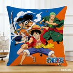 housse coussin One Piece motif Luffy rouge bleu noir polyestère cartoon salon chambre coucher