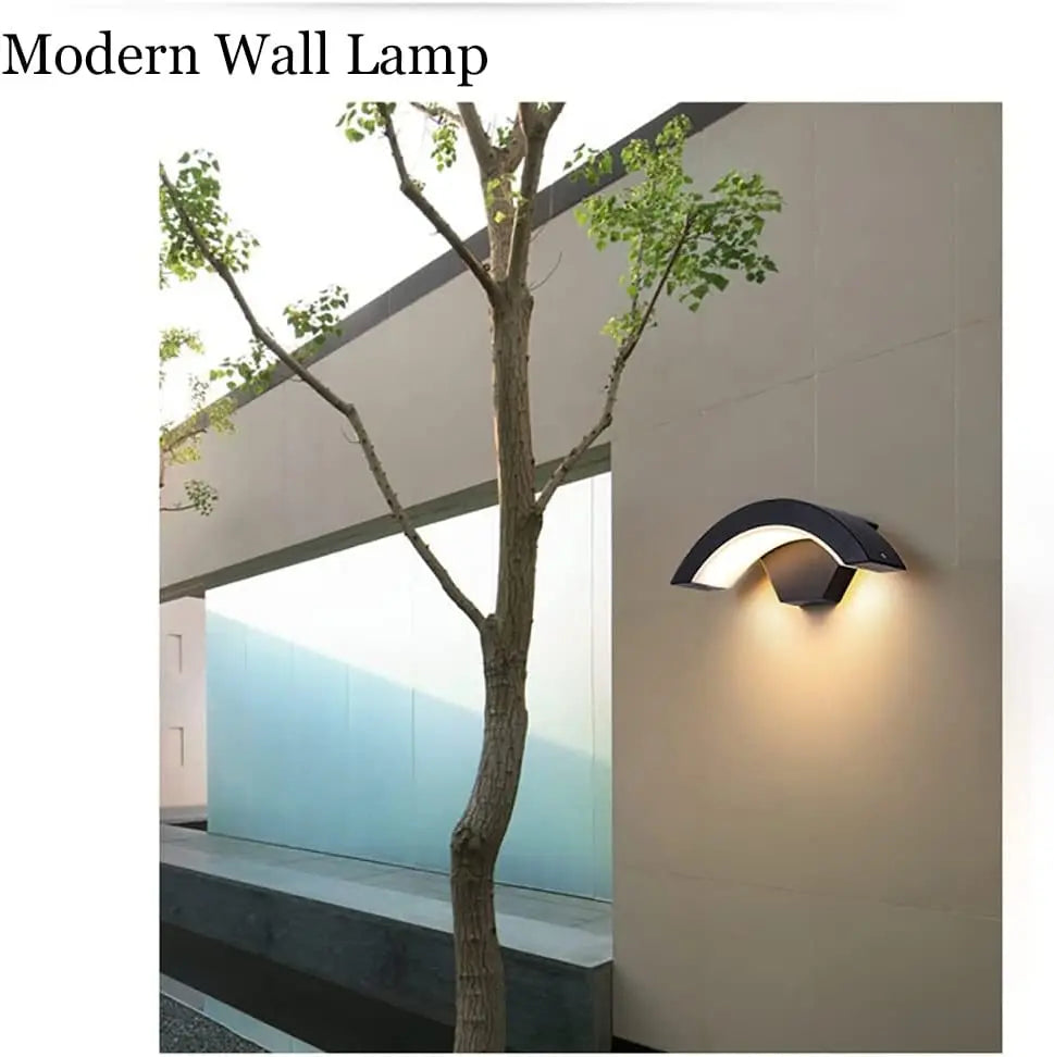 Éclairage d'ambiance créé par l'applique murale LED en soirée