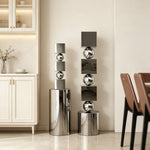 colonne decorative moderne argentee brillante grande dimension salle minimaliste deco intérieure