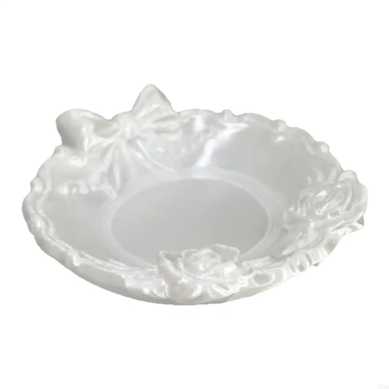 assiette exposant bijoux blanc roses sculptées classique romantique acrylique