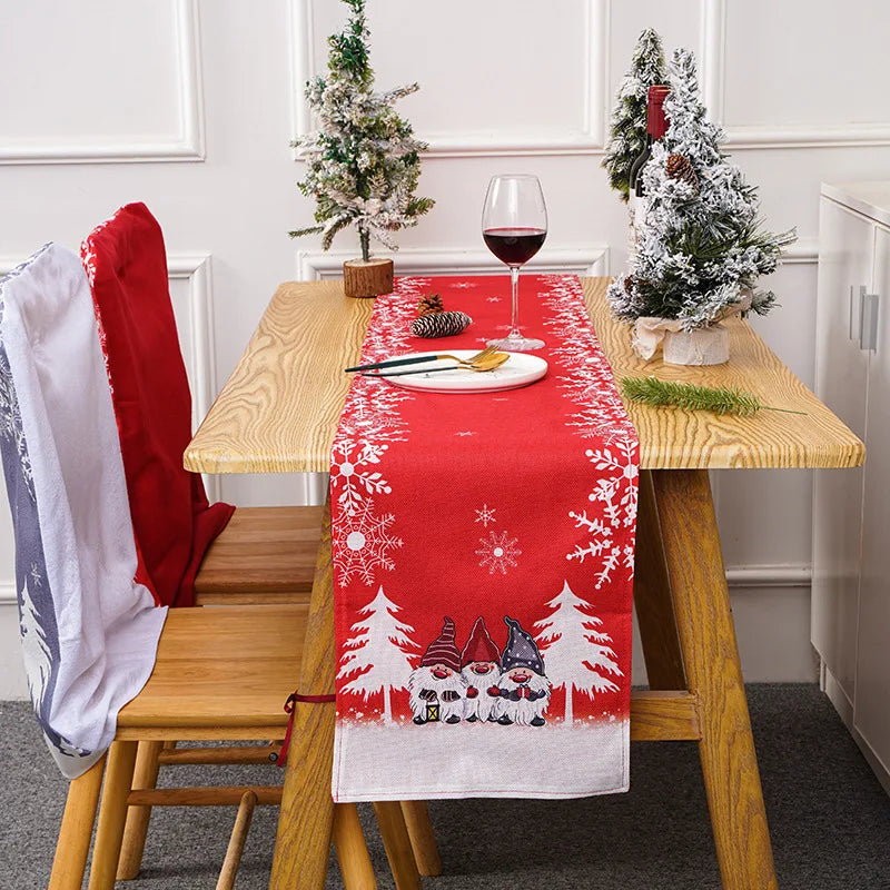 nappe noel rouge gris motifs sapins flocons gnomes table festivite scandinave tekstil