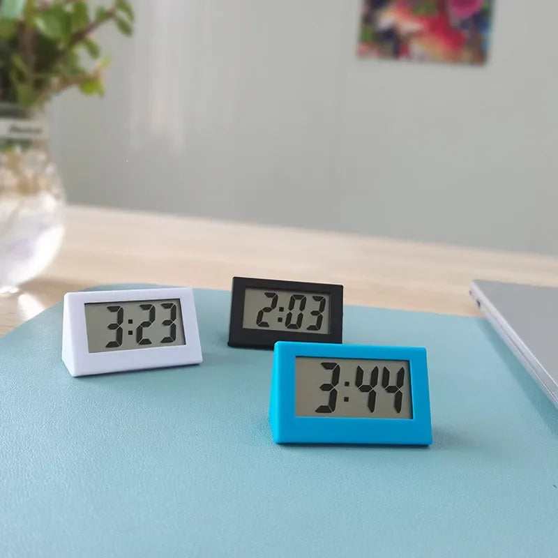 horloge numérique rectangulaire moderne minimaliste adhésive blanc noir bleu