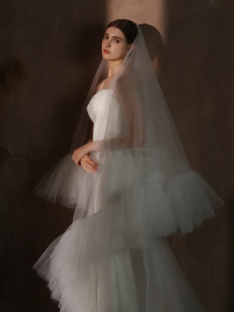 voile mariée blanc tulle deux couches bord coupé clips métalliques classique élégant femme