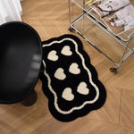tapis salle bain moderne microfibre coeurs relief noir crème décoration antidérapant