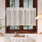 rideau transparent beige texturé dentelle bord fenêtre extérieure vintage rustique chambre décoration
