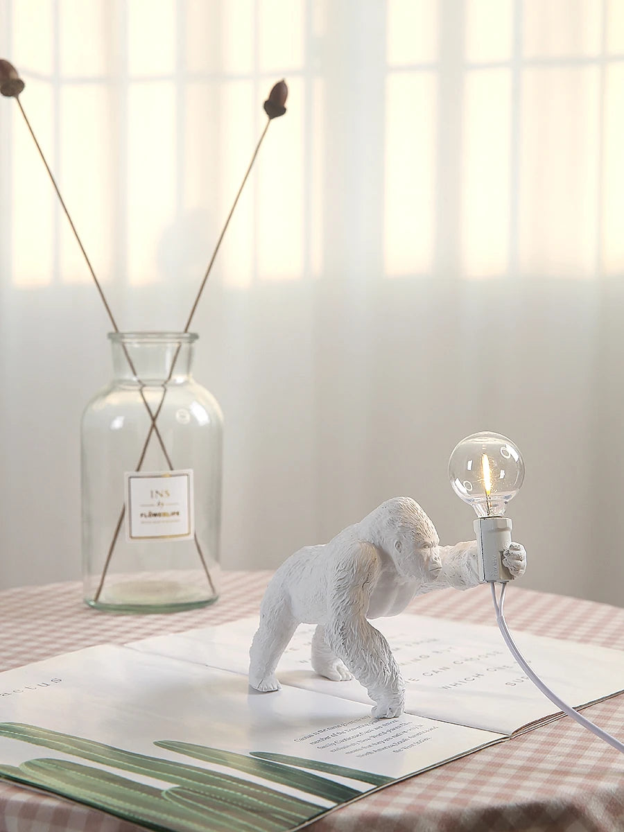 lampe poser moderne or noir ampoule led texture gorille animalier tringle câble noir