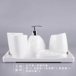 ensemble salle bain blanc moderne distributeur savon porte savon deux tasses dents deux brosses